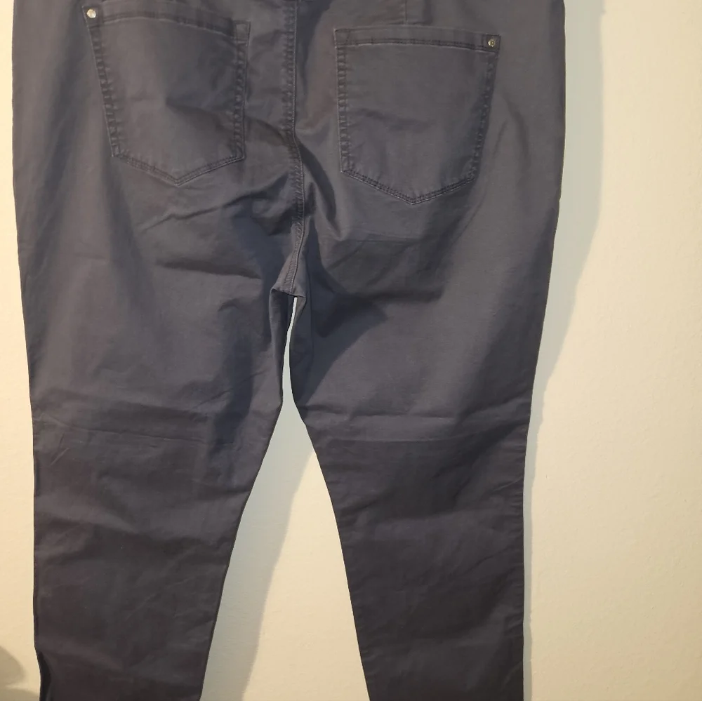 LEE Womans Weathered Blue Pants Size 18M - Picture 8 of 12